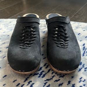 No. 6 clogs